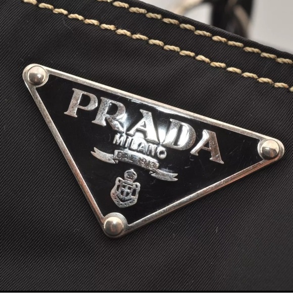 PRADA Black Vintage Nylon Tessuto Enamel Shoulder Tote Bag | Preloved 🖤🖤 - Picture 11 of 16